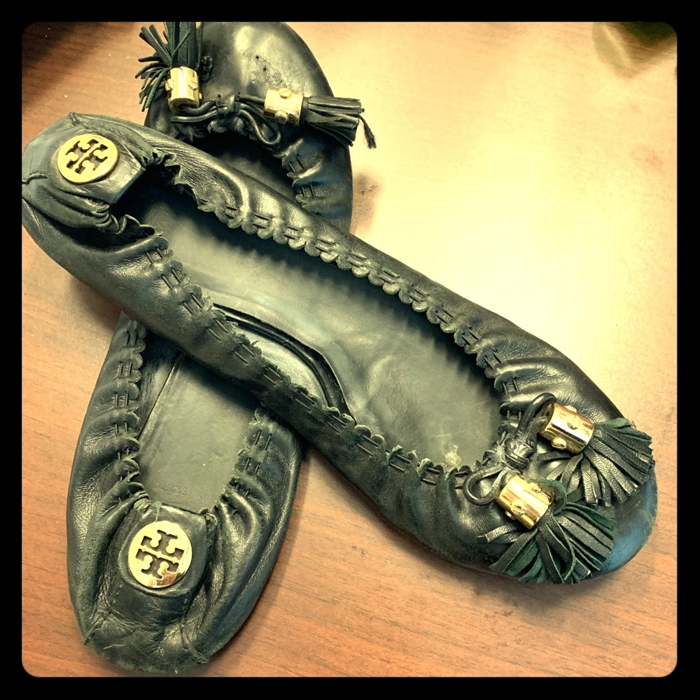 Tory Burch Reese black tassel flats size 10